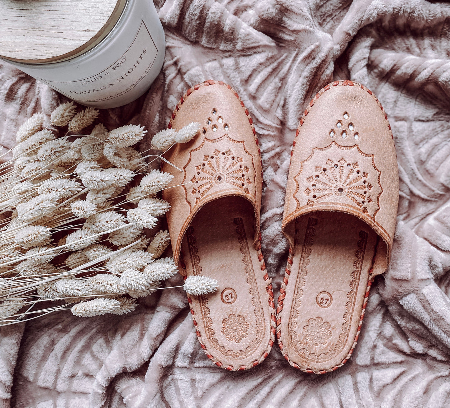 Wanderlust Closed Toe Slippers